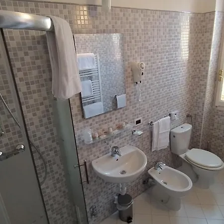 Moderno فندق لوكا