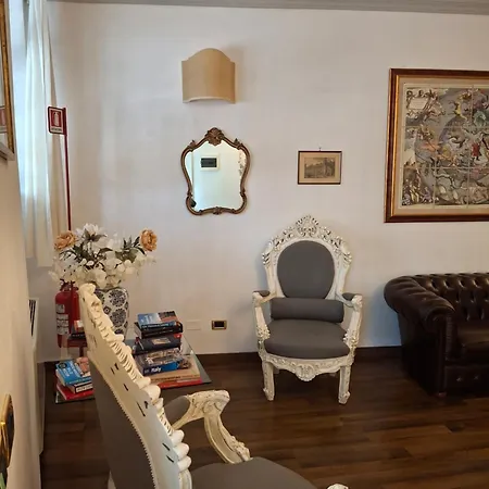 מלון Moderno לוקה